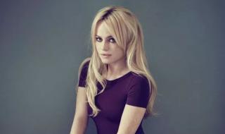 j姐是男的还是女的? j姐是男的还是女的?